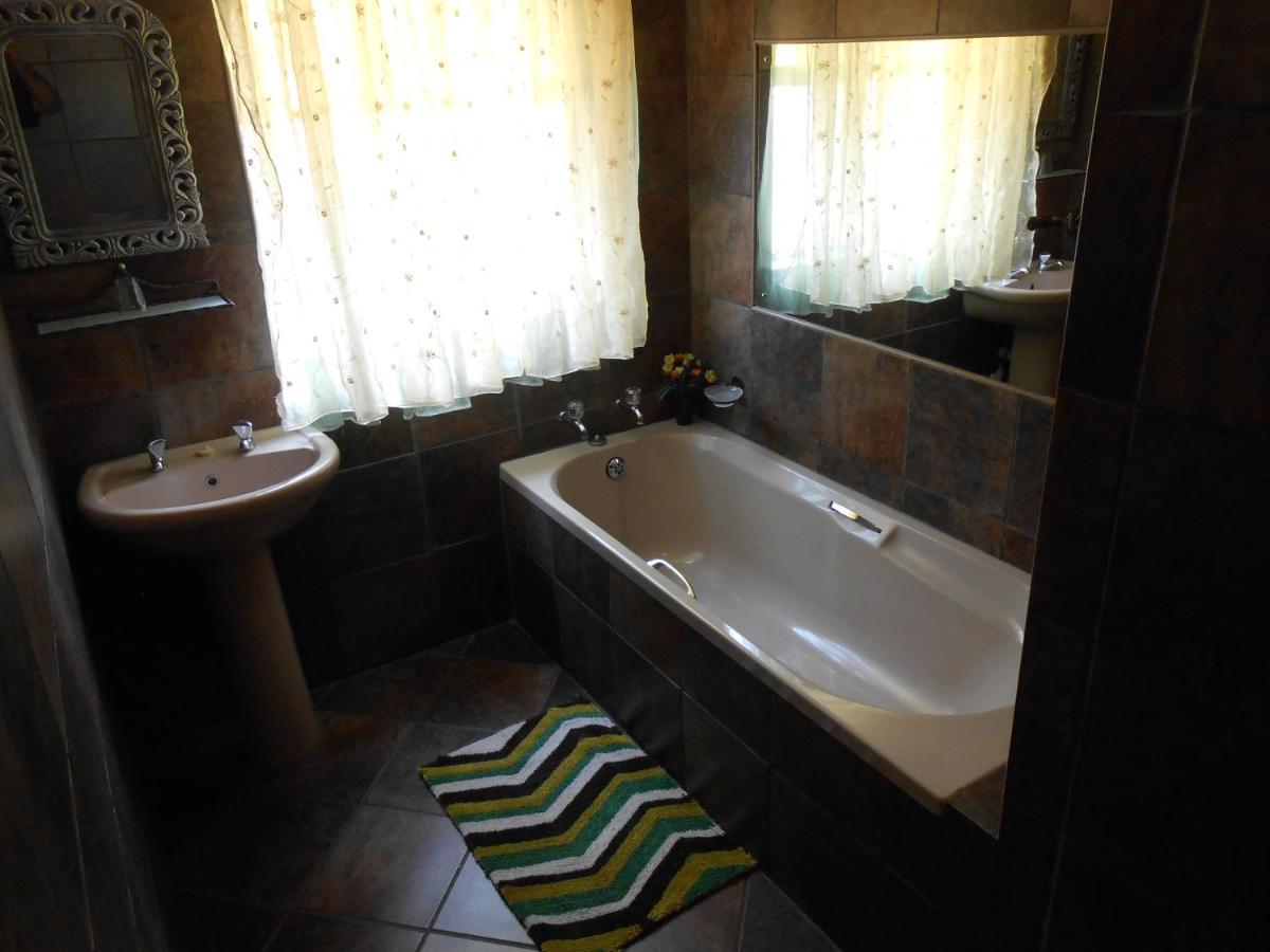Safari Guesthouse Vryburg Exteriér fotografie